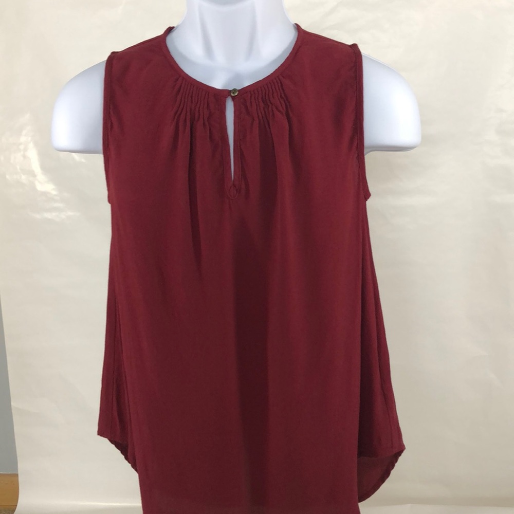 Madewell sleeveless maroon top